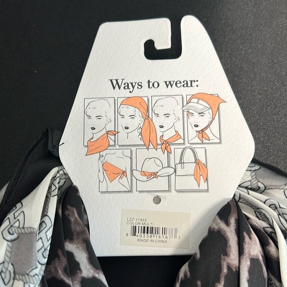 LA Valentina | Monochromatic ~ Leopard & Geo Patterned Scarfs - Picture 5 of 5